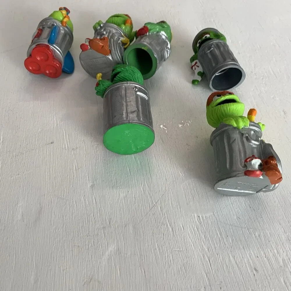 Lot Of Tyco Vintage Sesame Street Figures Oscar Christmas Stocking, Apppe Figure